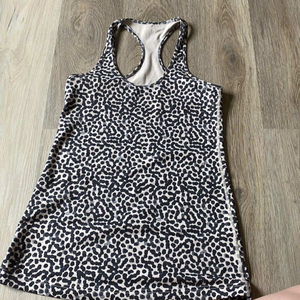 Lululemon tank